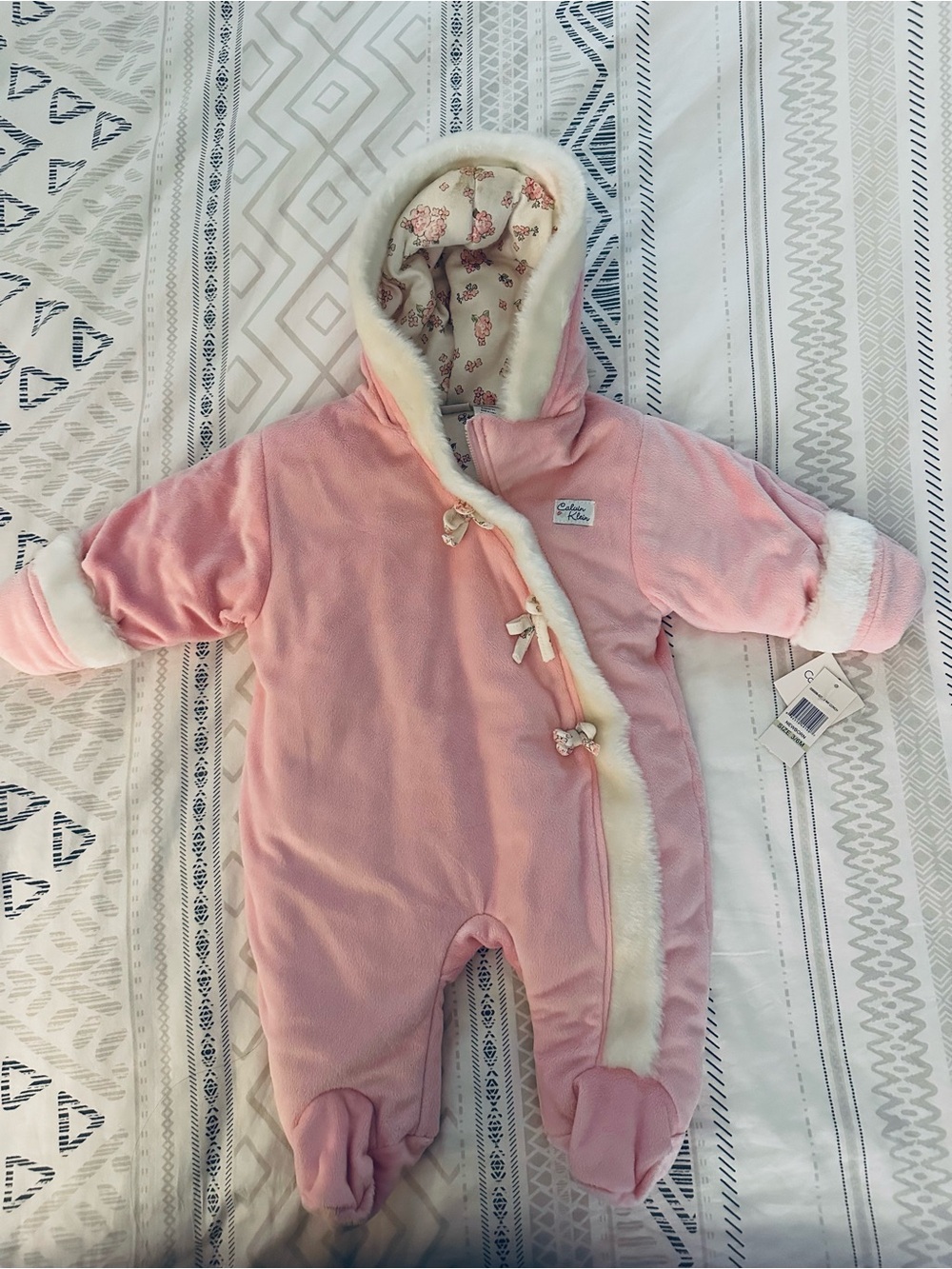 NWT Calvin Klein Hooded Plush One-Piece Snowsuit, size 3-6 months
